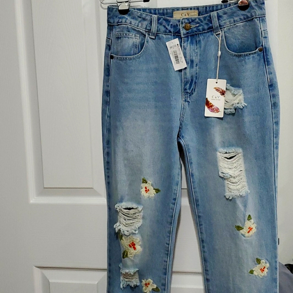 SUPER CUTE CHELSEA & VIOLET DISTRESSED JEANS SZ 27